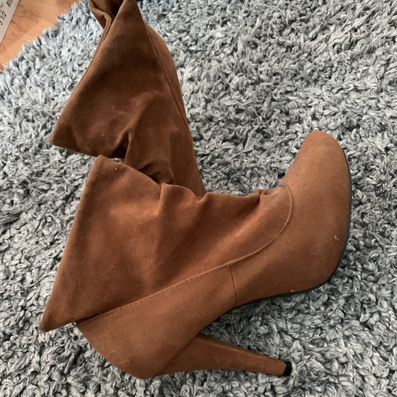 Brown booties - Picture 4 of 6